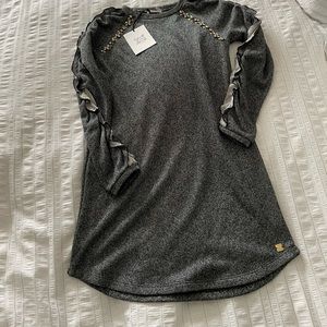 Stunning girls dress. Perfect for holidays